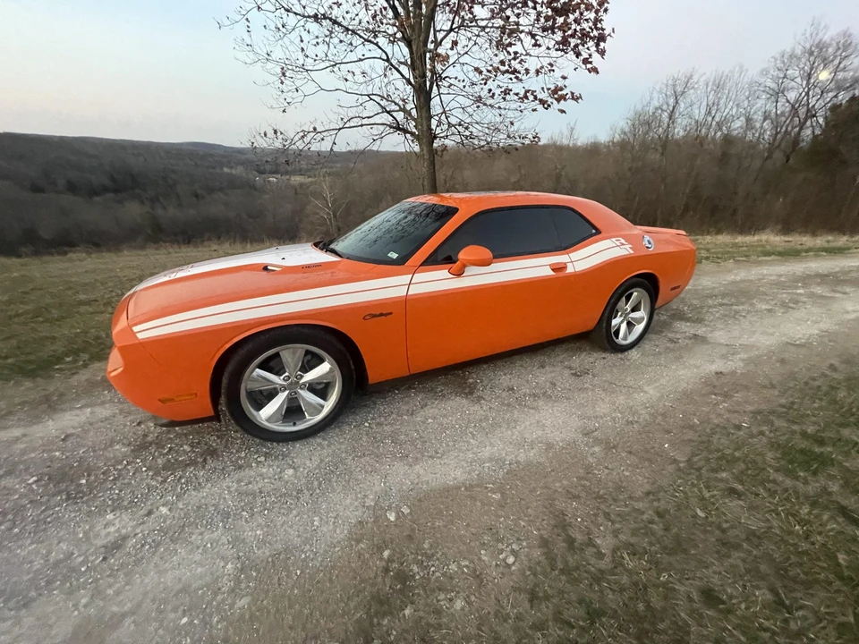 2014 Dodge Challenger 3rd Gen - Image 28 of 31