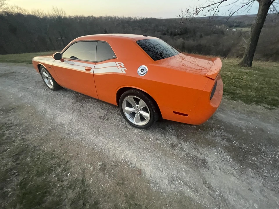 2014 Dodge Challenger 3rd Gen - Image 23 of 31