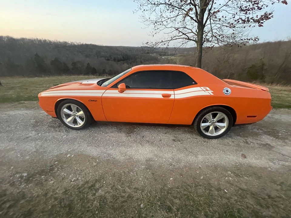 2014 Dodge Challenger 3rd Gen - Image 25 of 31