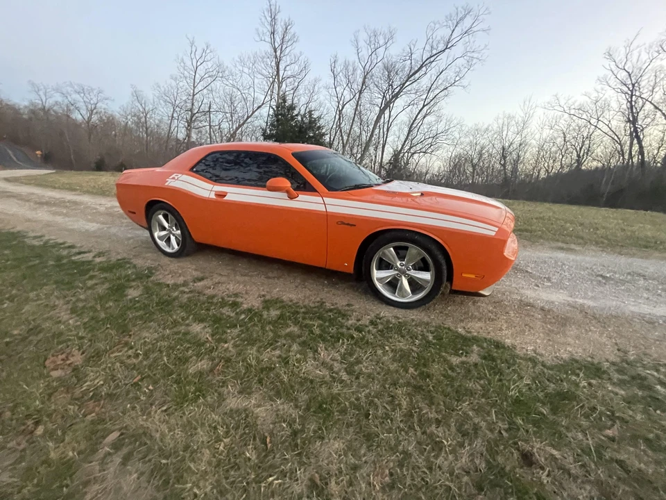 2014 Dodge Challenger 3rd Gen - Image 13 of 31