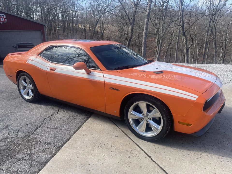 2014 Dodge Challenger 3rd Gen - Image 11 of 31