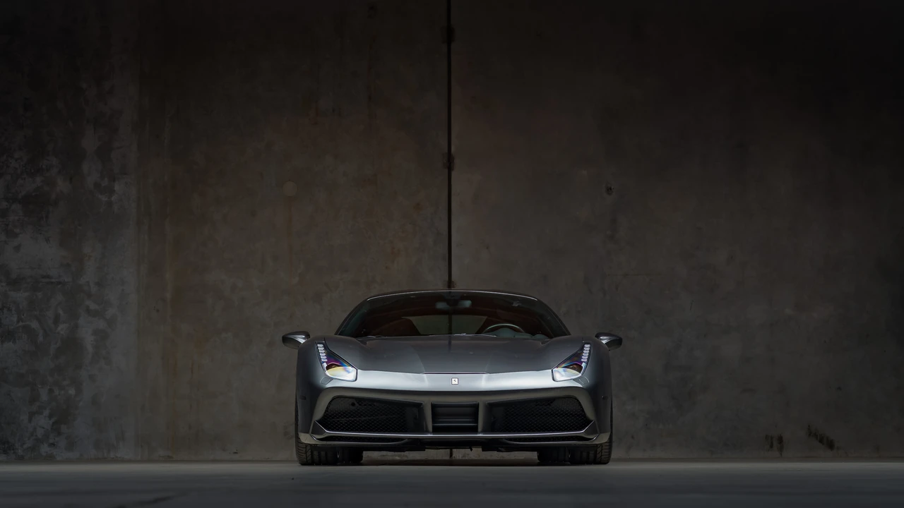 2016 Ferrari 488 GTB - Image 26 of 31