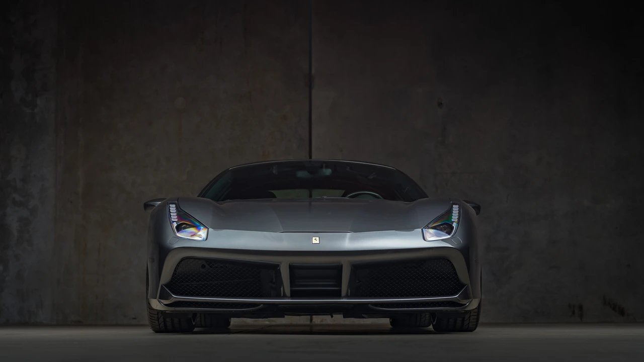 2016 Ferrari 488 GTB - Image 27 of 31