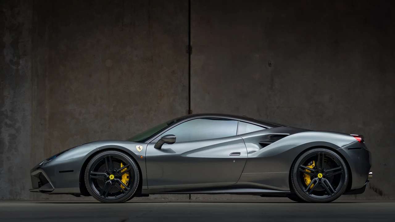 2016 Ferrari 488 GTB - Image 7 of 31