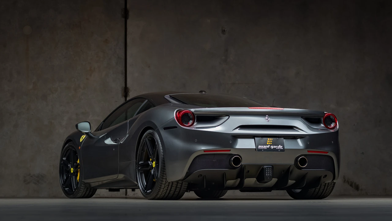 2016 Ferrari 488 GTB - Image 11 of 31