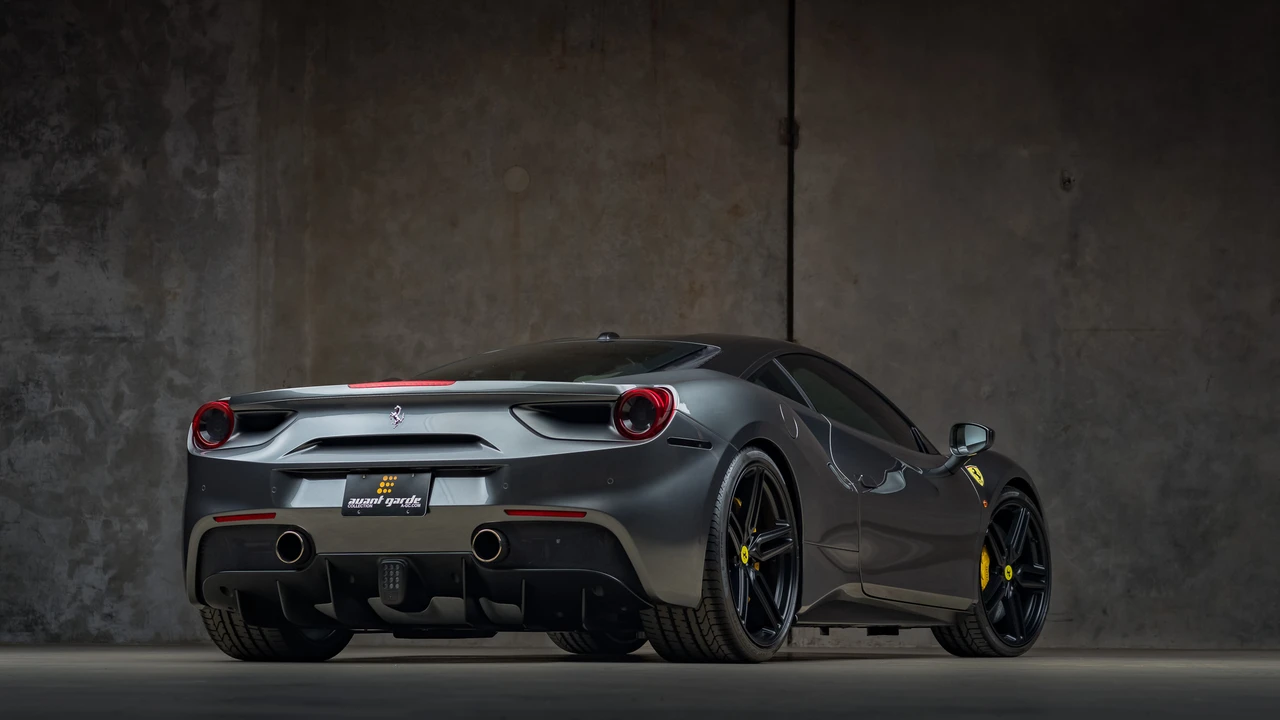 2016 Ferrari 488 GTB - Image 16 of 31
