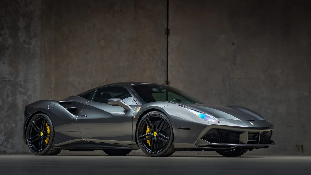 2016 Ferrari 488 GTB - Image 21 of 31