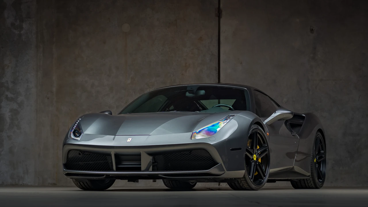 2016 Ferrari 488 GTB - Image 3 of 31