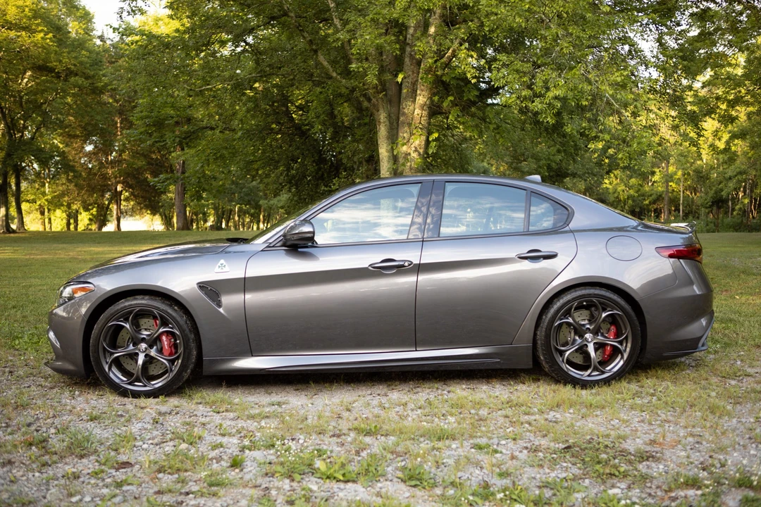 2017 Alfa Romeo Giulia Quadrifoglio - Image 6 of 31