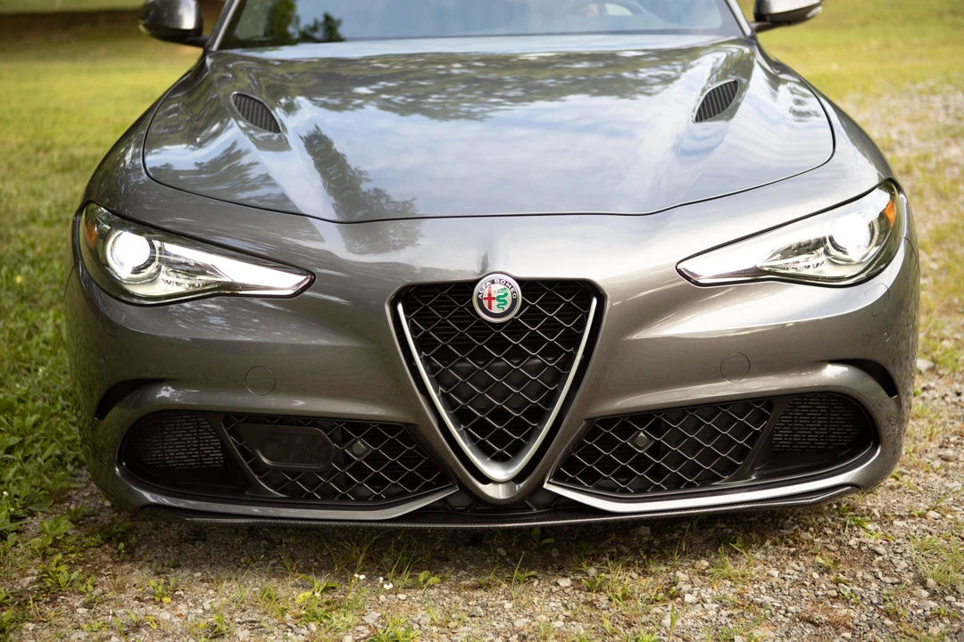 2017 Alfa Romeo Giulia Quadrifoglio - Image 4 of 31