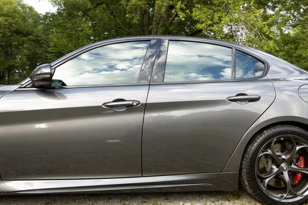2017 Alfa Romeo Giulia Quadrifoglio - Image 13 of 31