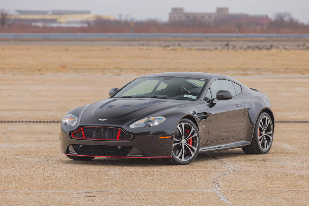 2017 Aston Martin Vantage - Image 5 of 31