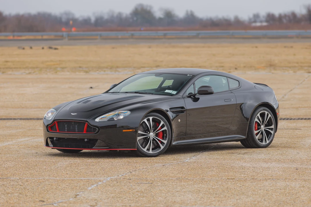 2017 Aston Martin Vantage - Image 6 of 31