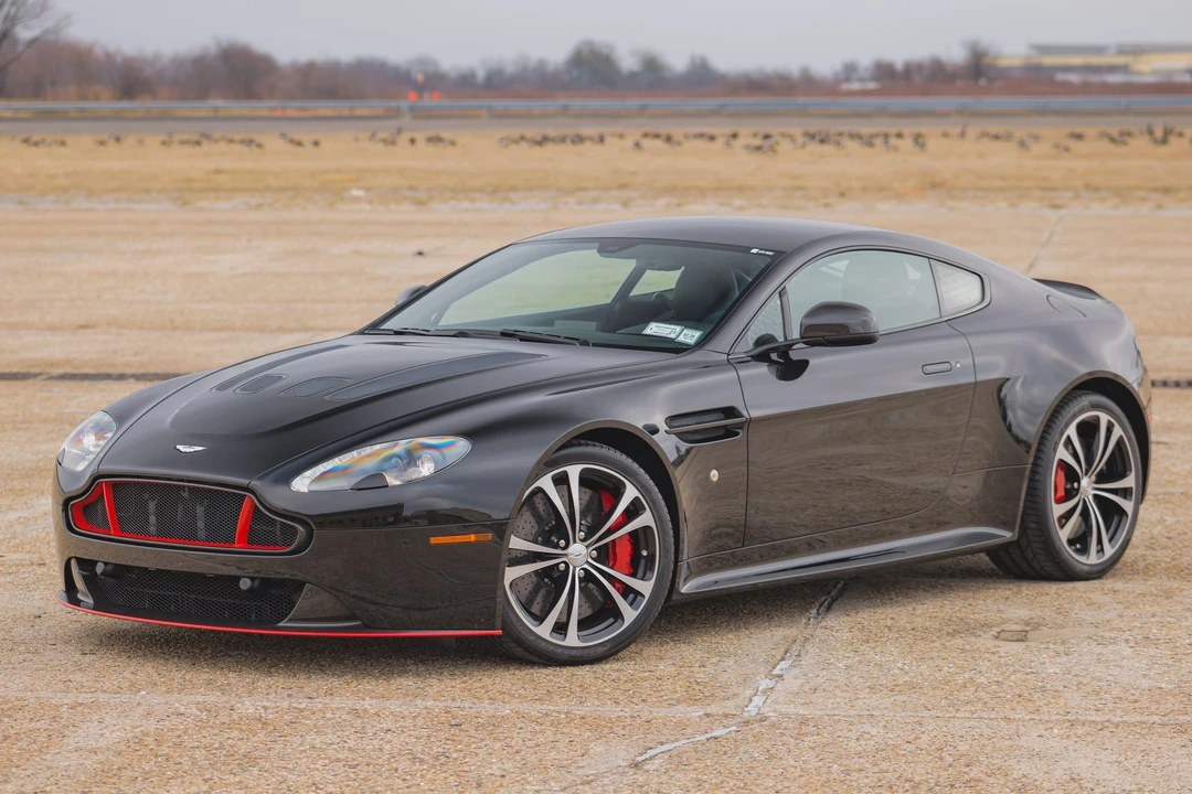 2017 Aston Martin Vantage - Image 7 of 31