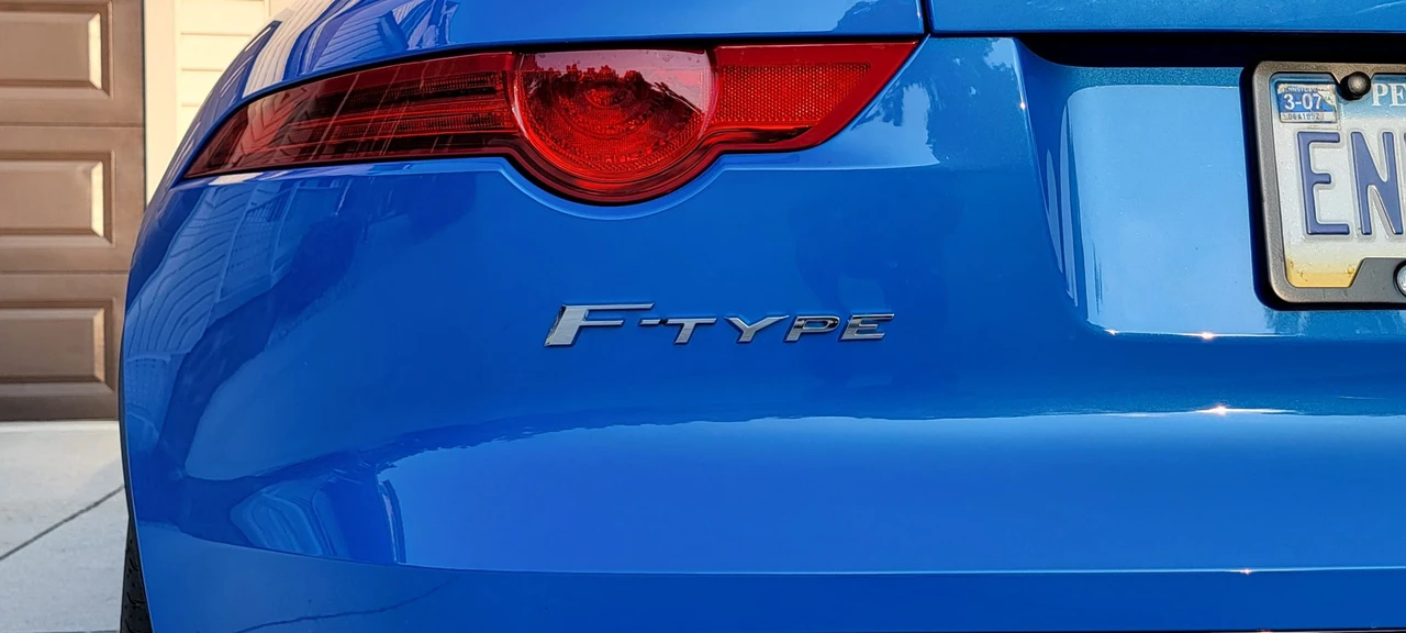 2017 Jaguar F-Type SVR 1st Gen - Image 16 of 31