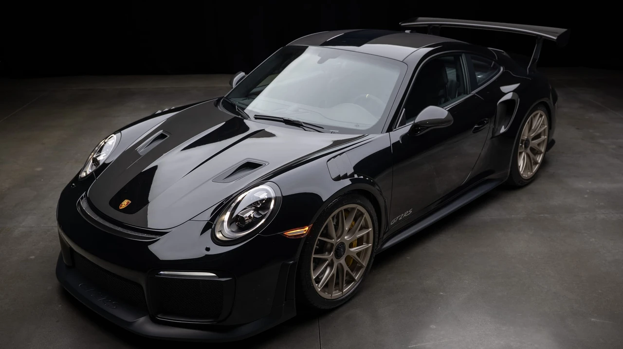 2018 Porsche 991 GT2 RS - Image 2 of 31