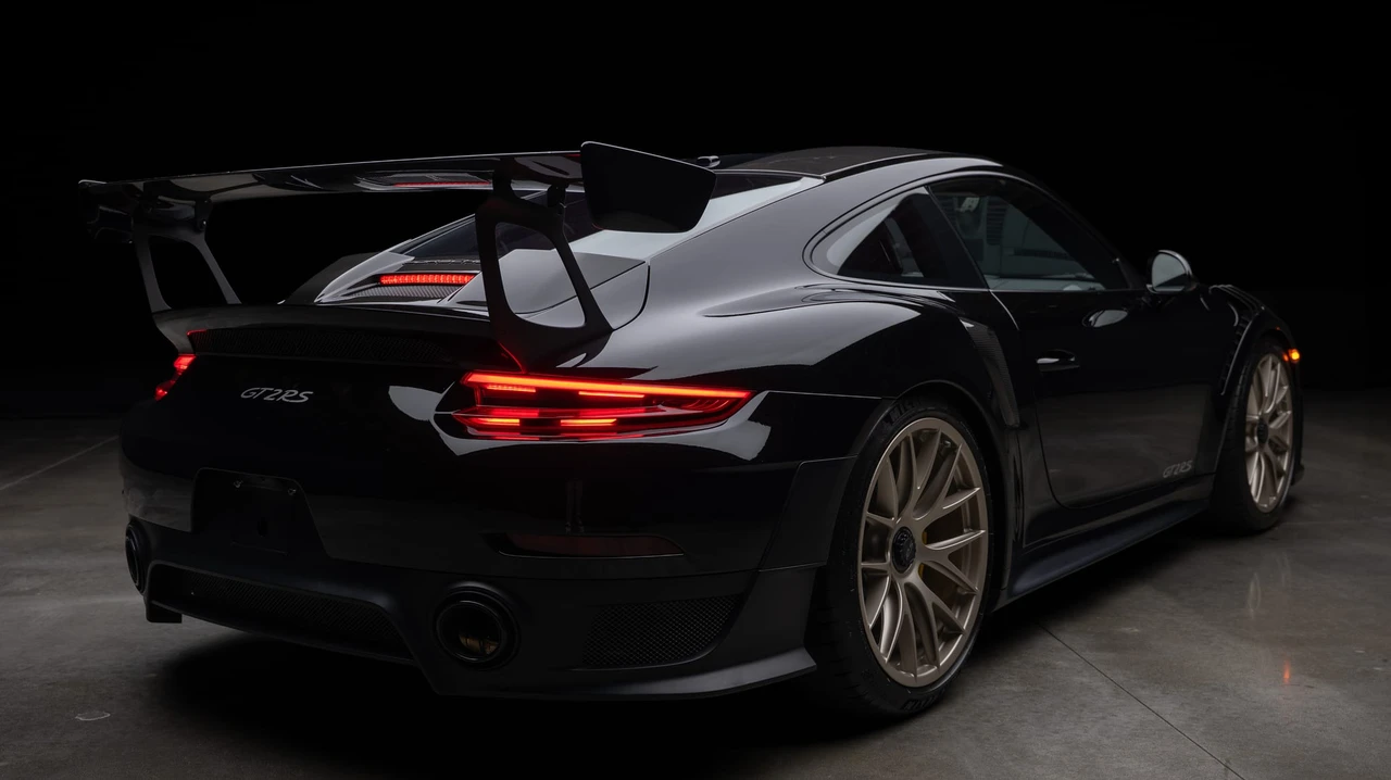 2018 Porsche 991 GT2 RS - Image 24 of 31