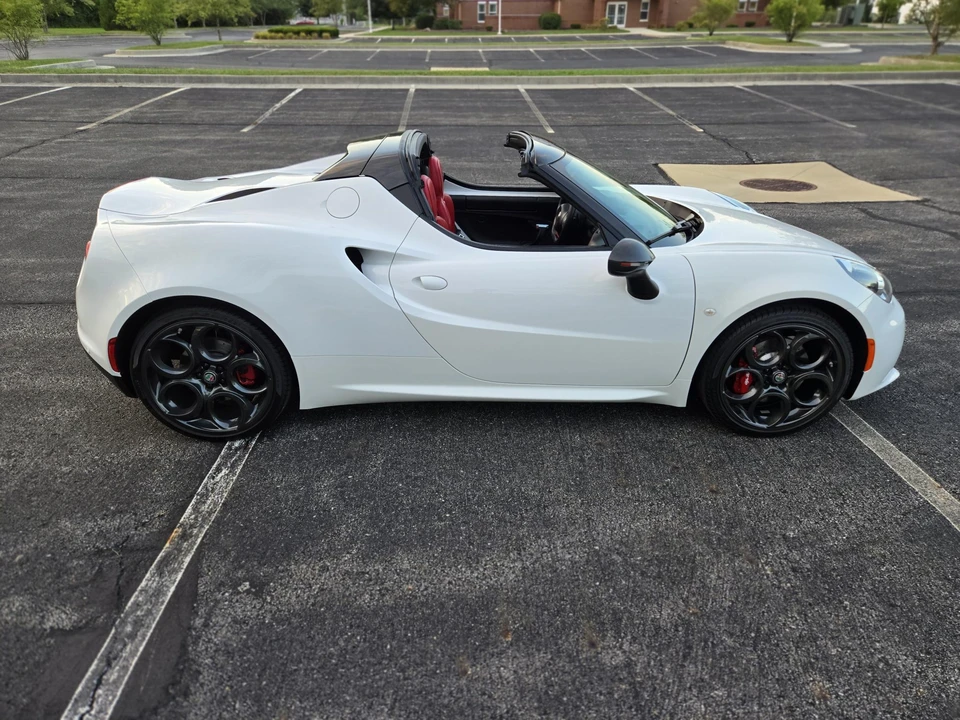 2020 Alfa Romeo 4C Spider - Image 12 of 31