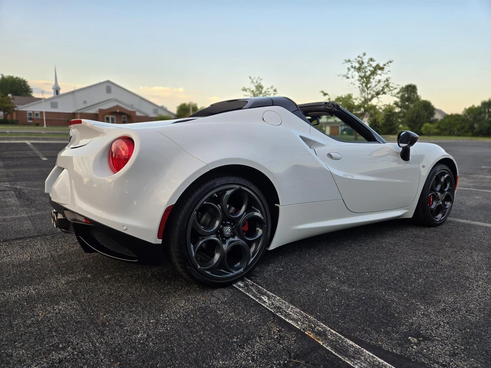 2020 Alfa Romeo 4C Spider - Image 9 of 31