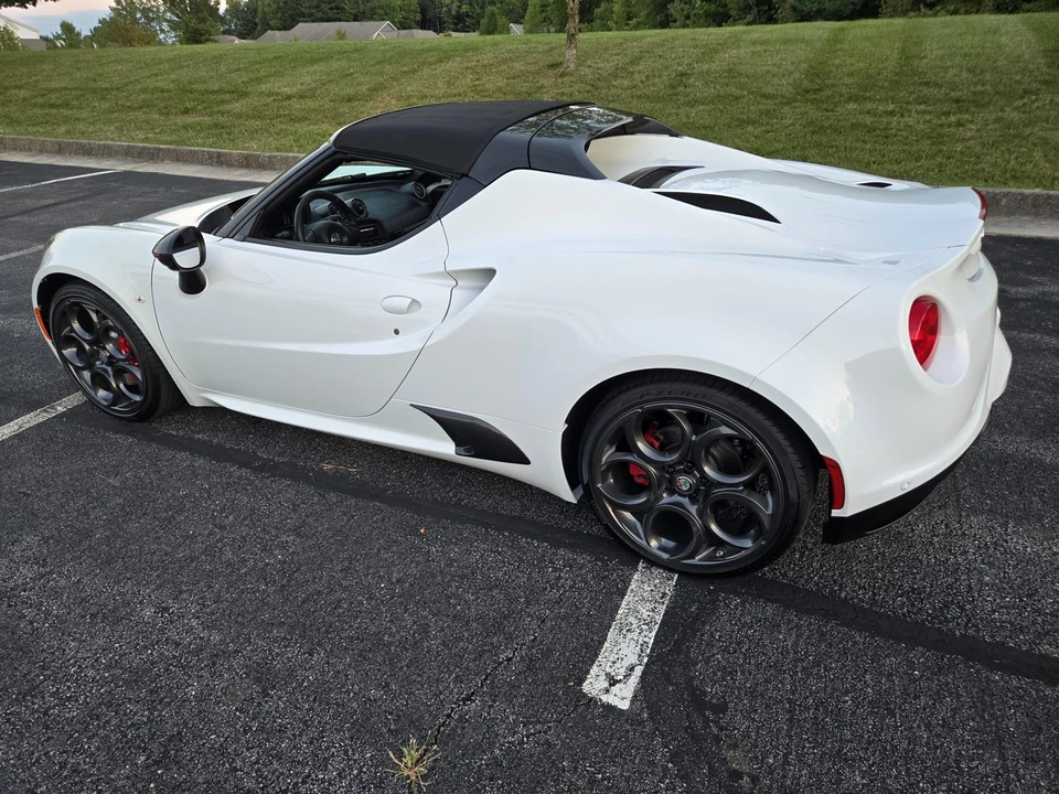 2020 Alfa Romeo 4C Spider - Image 5 of 31