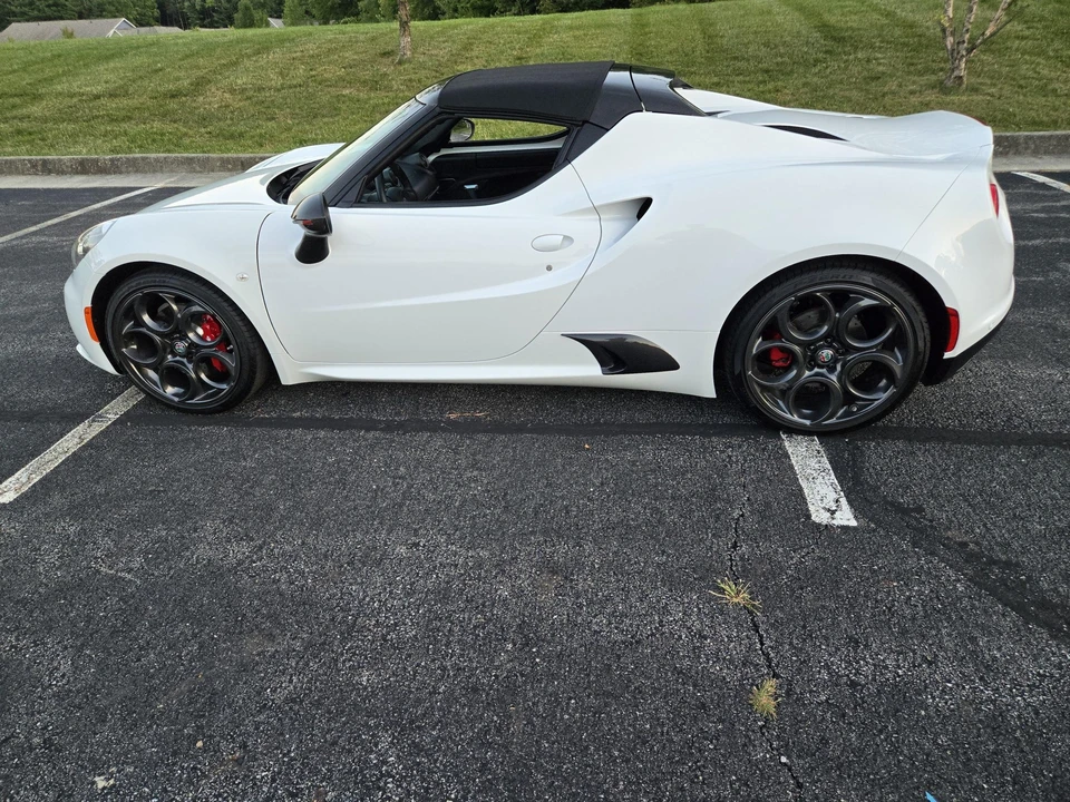 2020 Alfa Romeo 4C Spider - Image 4 of 31