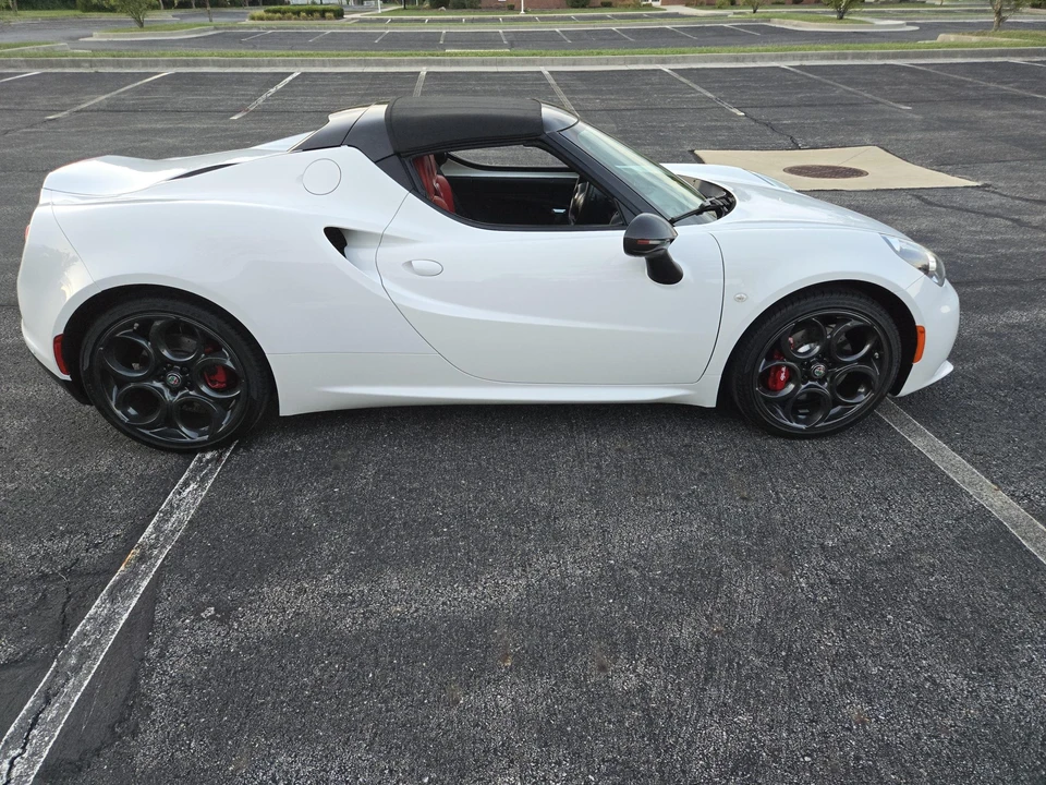 2020 Alfa Romeo 4C Spider - Image 11 of 31