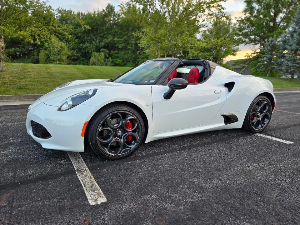2020 Alfa Romeo 4C Spider - Image 2 of 31