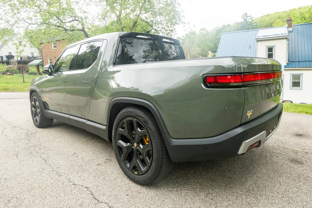 2022 Rivian R1T - Image 7 of 31