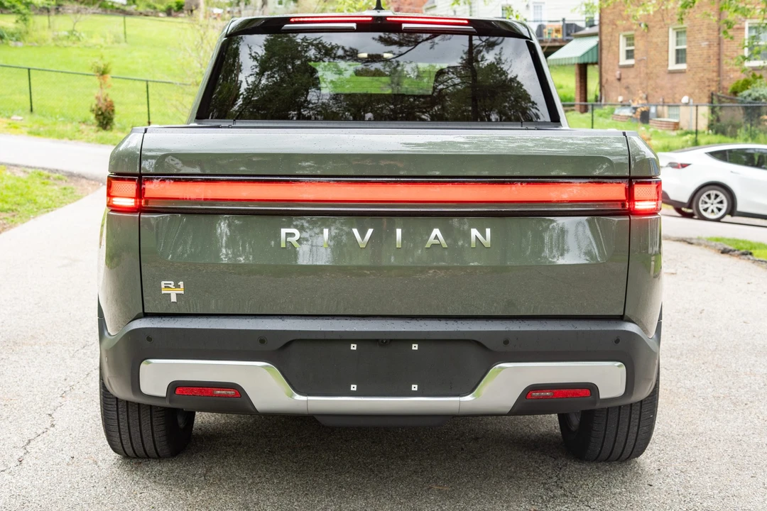 2022 Rivian R1T - Image 18 of 31