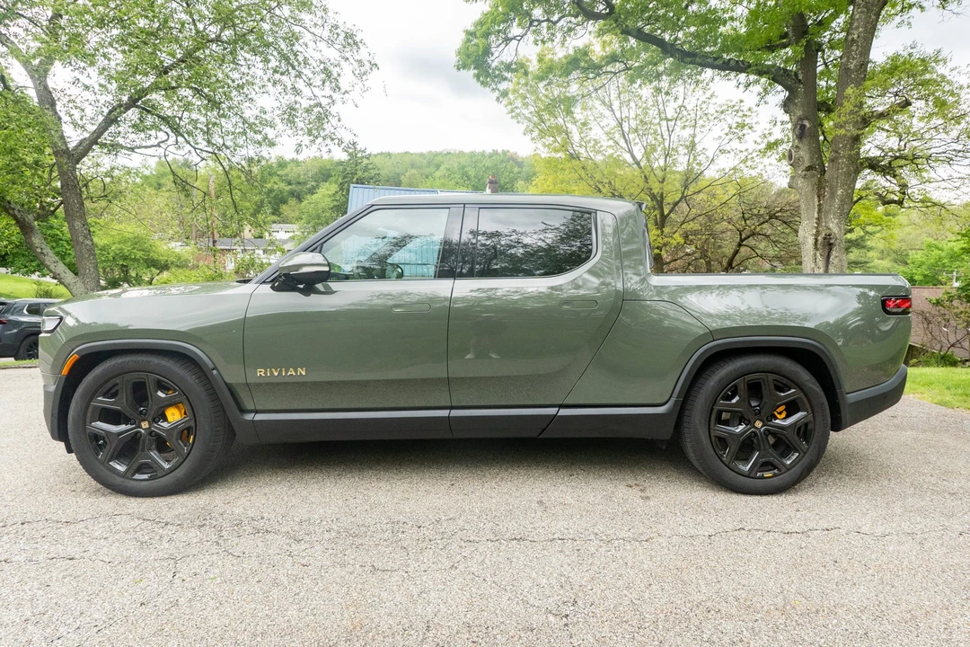 2022 Rivian R1T - Image 8 of 31