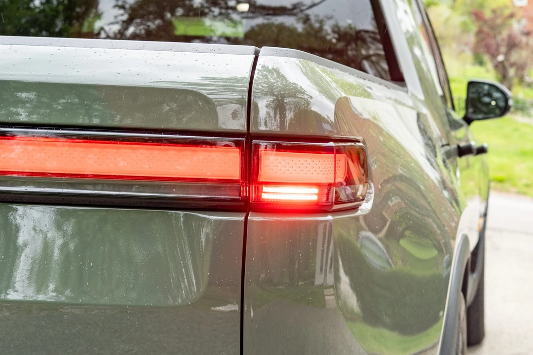 2022 Rivian R1T - Image 22 of 31