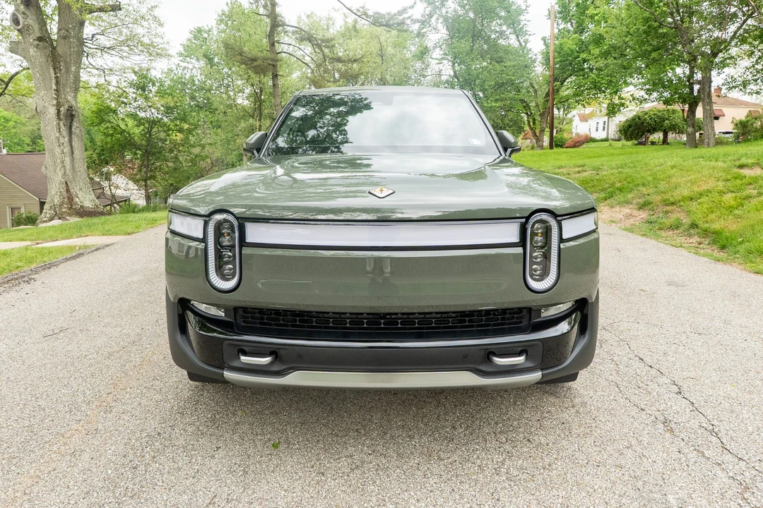 2022 Rivian R1T - Image 2 of 31
