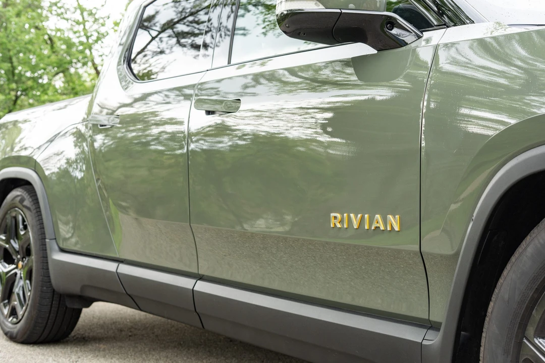 2022 Rivian R1T - Image 14 of 31