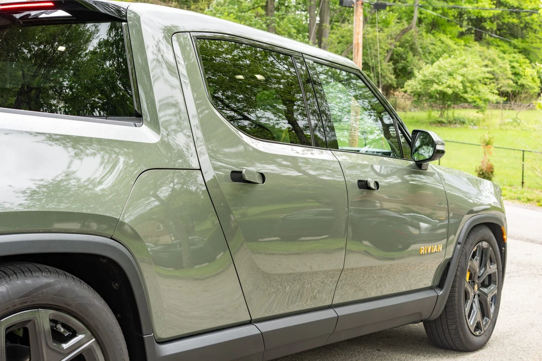 2022 Rivian R1T - Image 17 of 31
