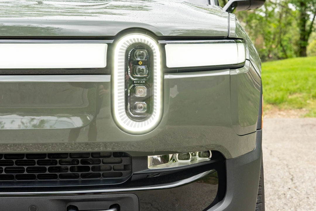 2022 Rivian R1T - Image 12 of 31