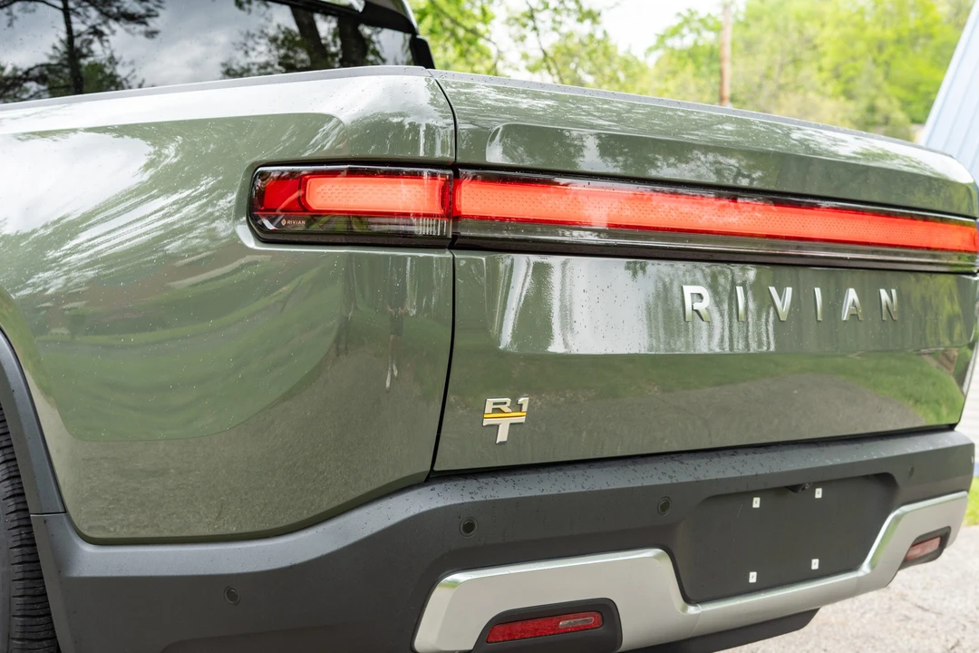 2022 Rivian R1T - Image 19 of 31