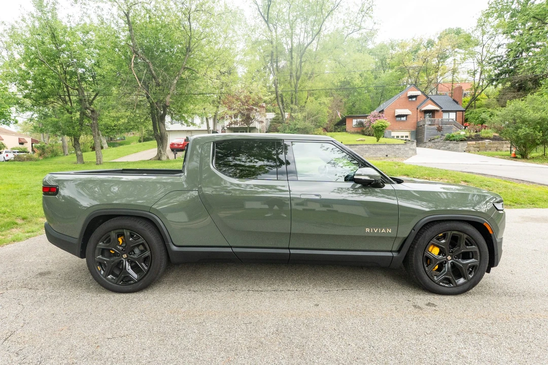 2022 Rivian R1T - Image 4 of 31
