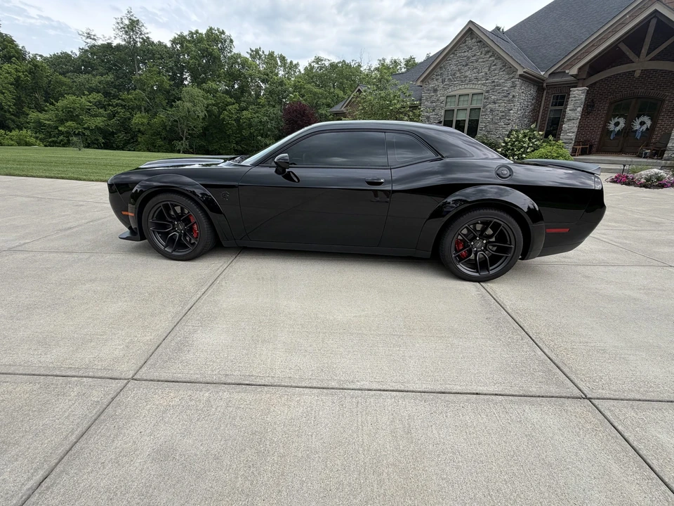 2023 Dodge Challenger SRT Hellcat 3rd Gen - Image 10 of 31