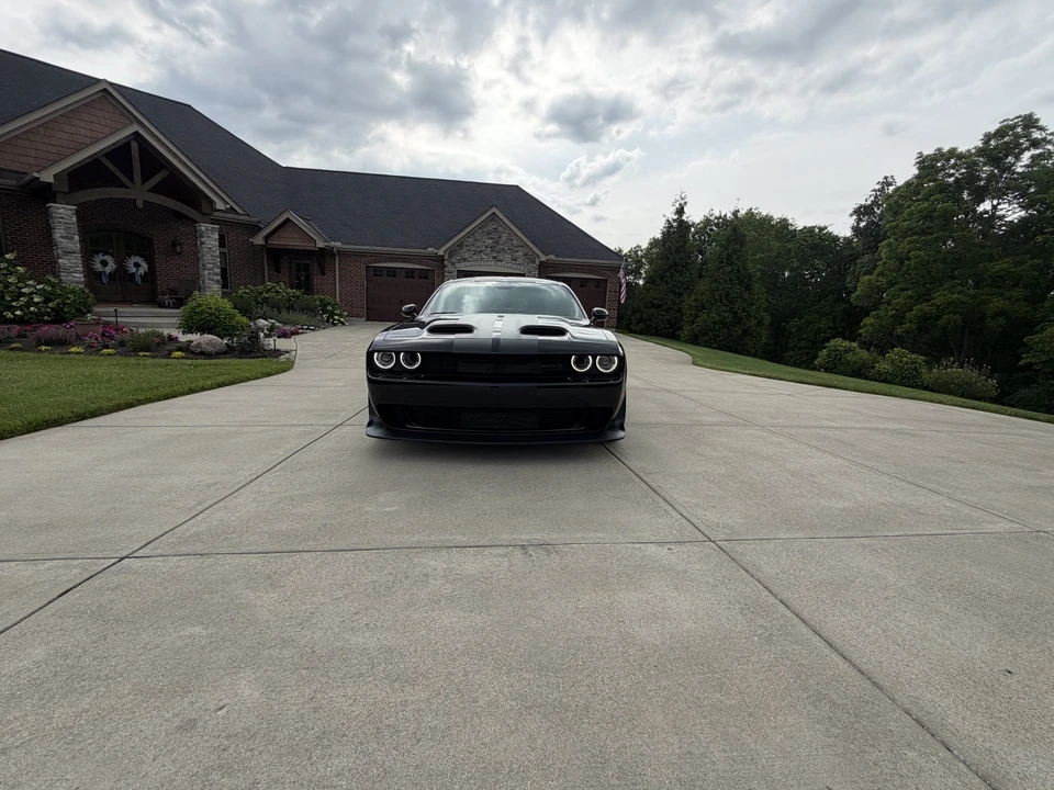 2023 Dodge Challenger SRT Hellcat 3rd Gen - Image 4 of 31