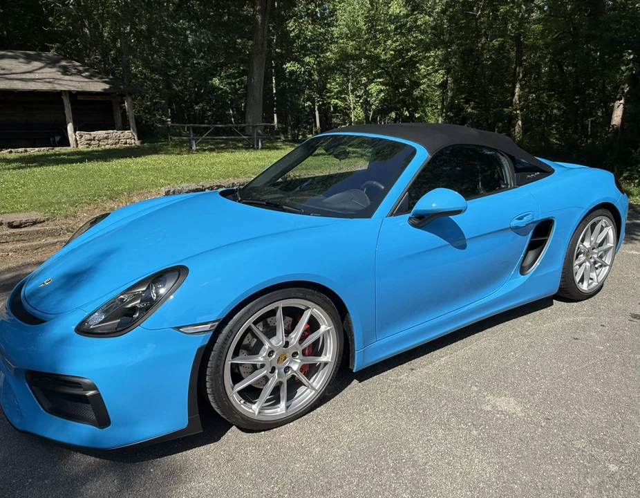 2016 Porsche 981 Boxster Spyder - Image 2 of 31