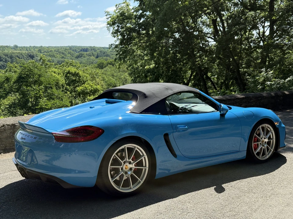 2016 Porsche 981 Boxster Spyder - Image 29 of 31