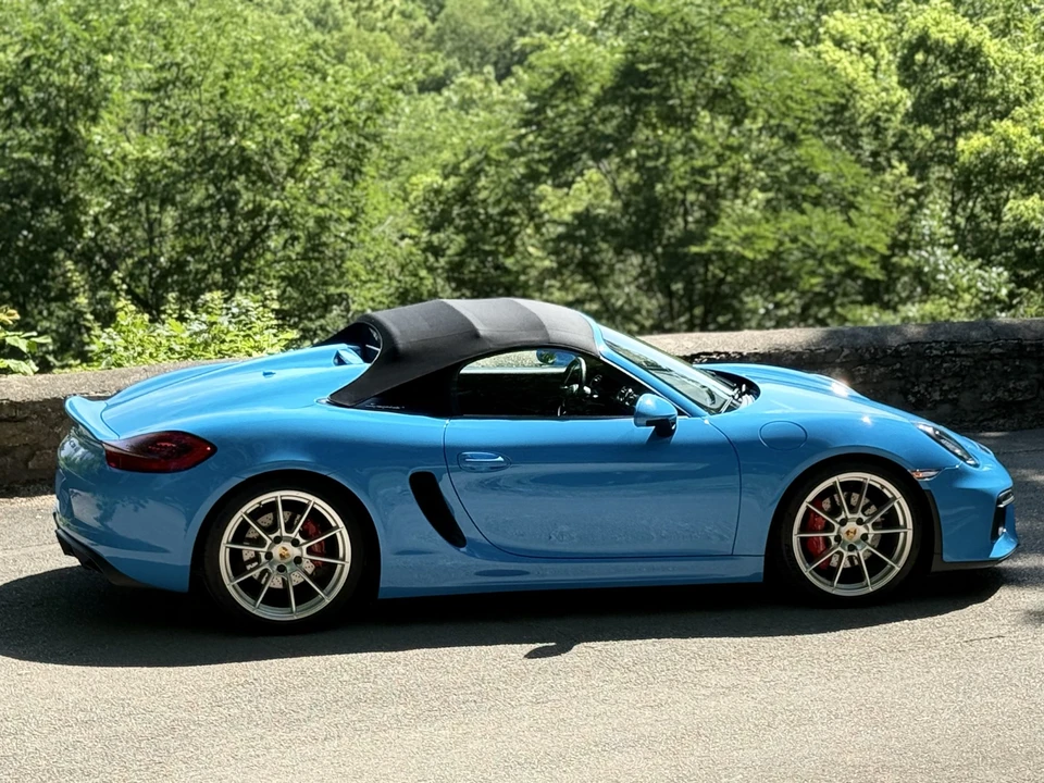 2016 Porsche 981 Boxster Spyder - Image 27 of 31