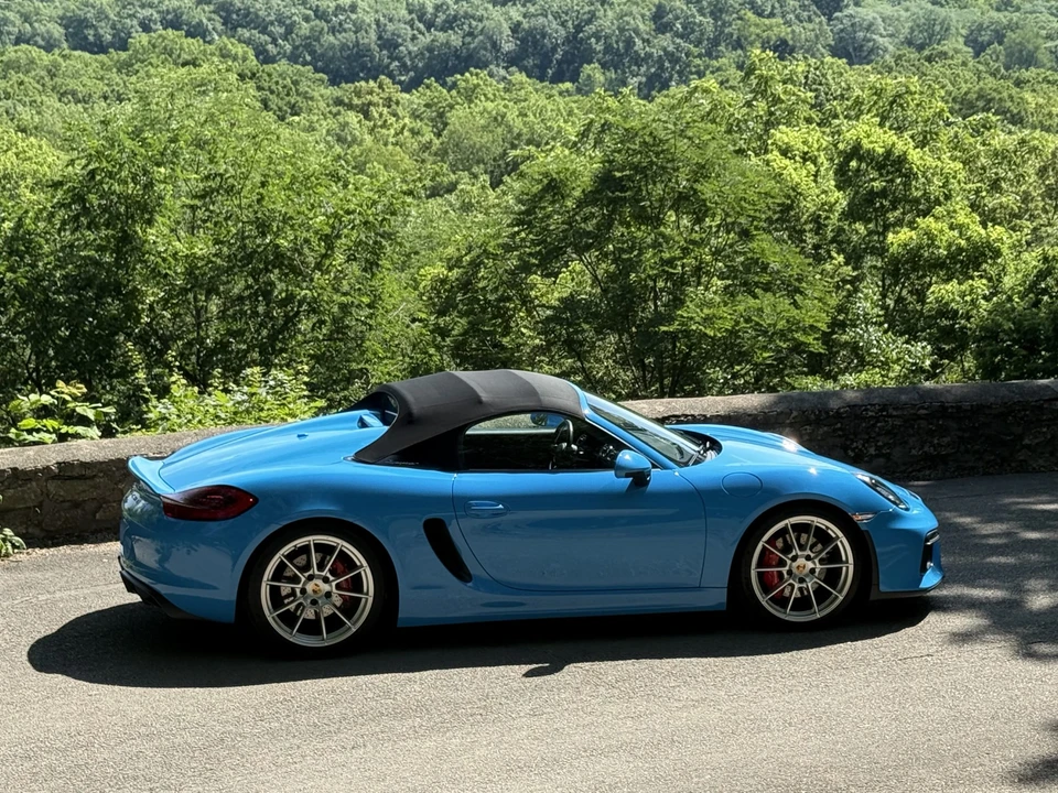 2016 Porsche 981 Boxster Spyder - Image 26 of 31