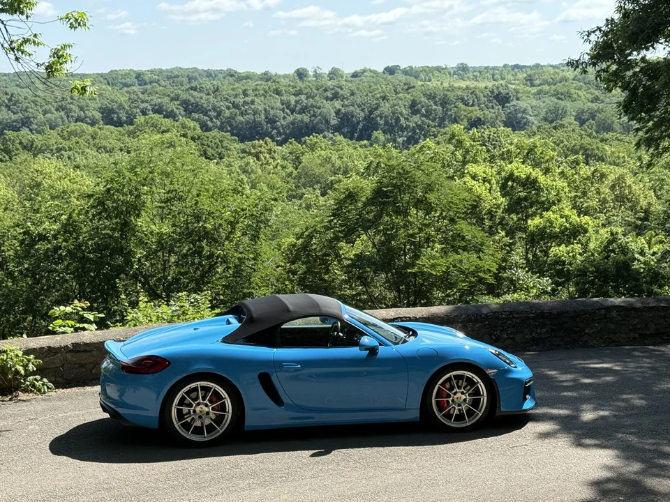 2016 Porsche 981 Boxster Spyder - Image 21 of 31