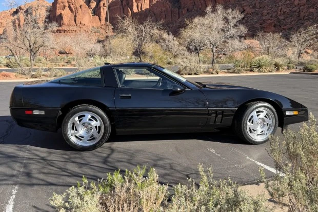 1990 Chevrolet Corvette C4 ZR1 - Image 3 of 8