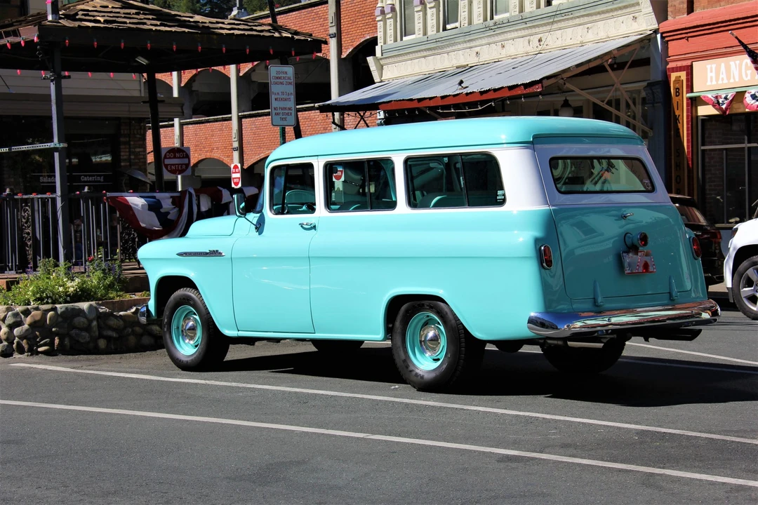 1956 Chevrolet Suburban 4th Gen - Image 10 of 31