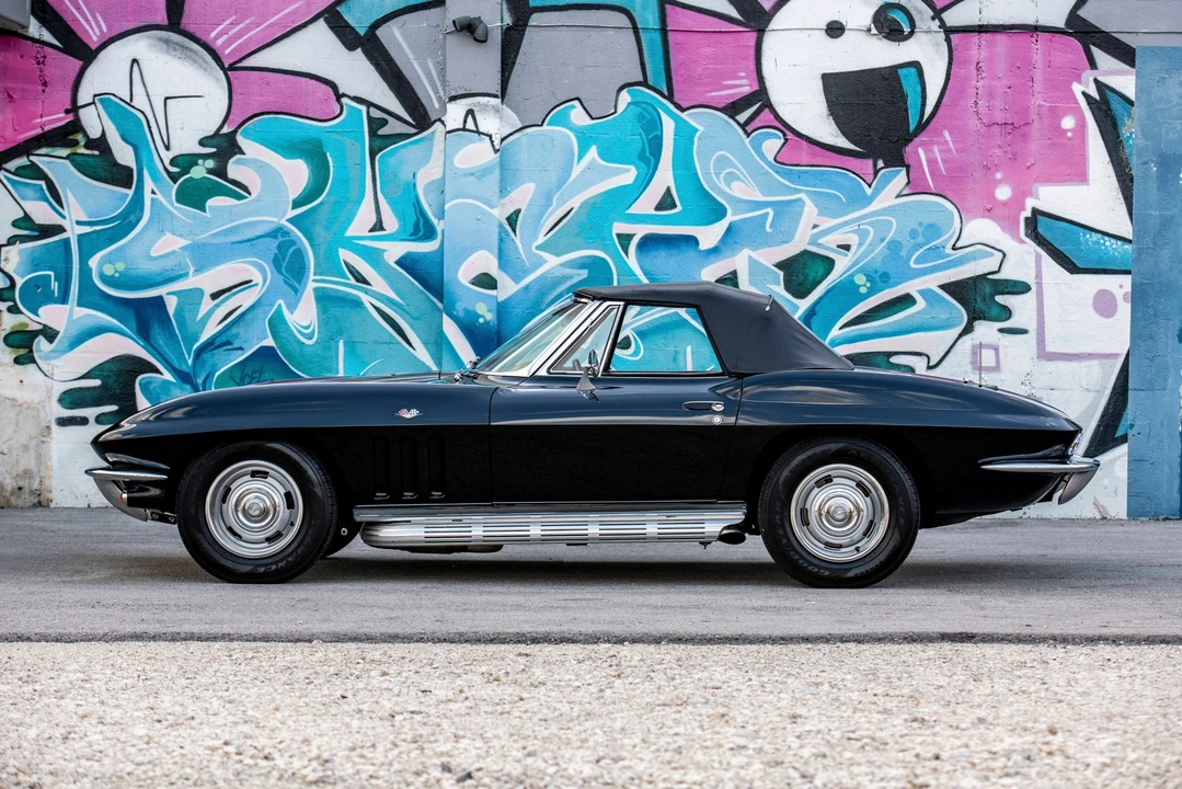 1965 Chevrolet Corvette C2 - Image 9 of 31