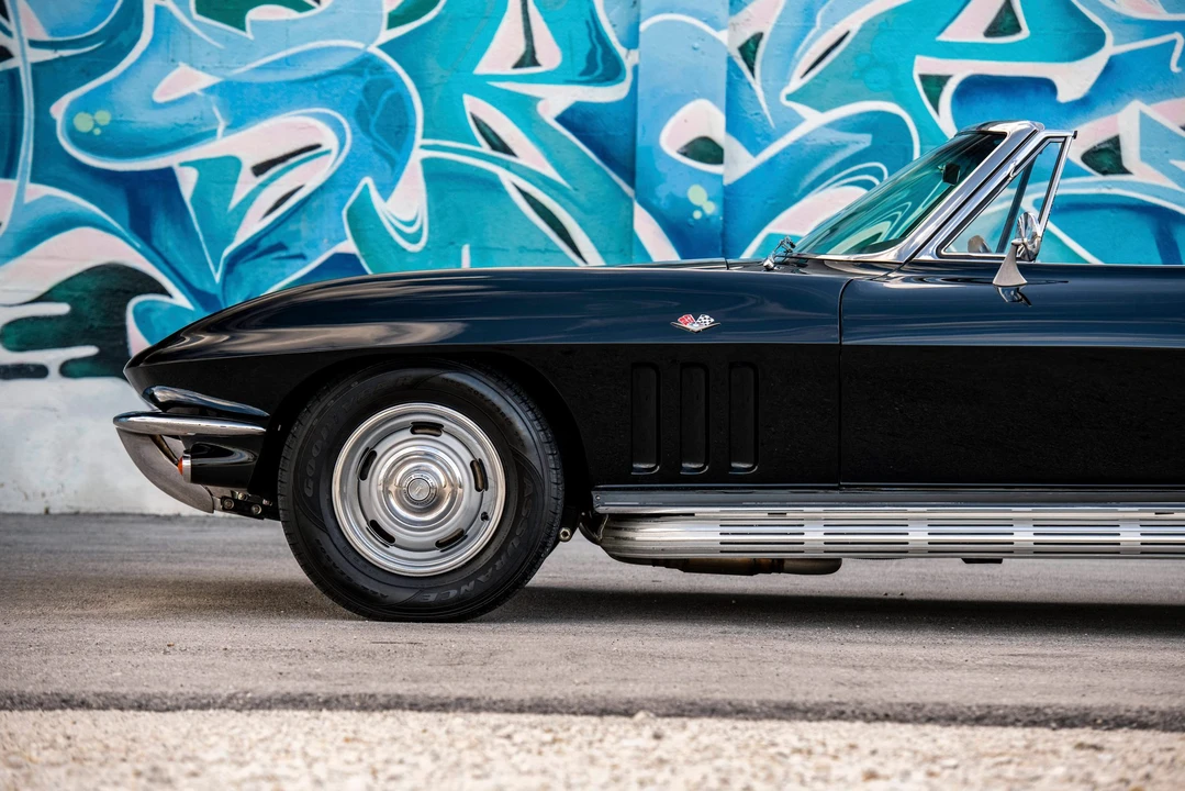 1965 Chevrolet Corvette C2 - Image 21 of 31