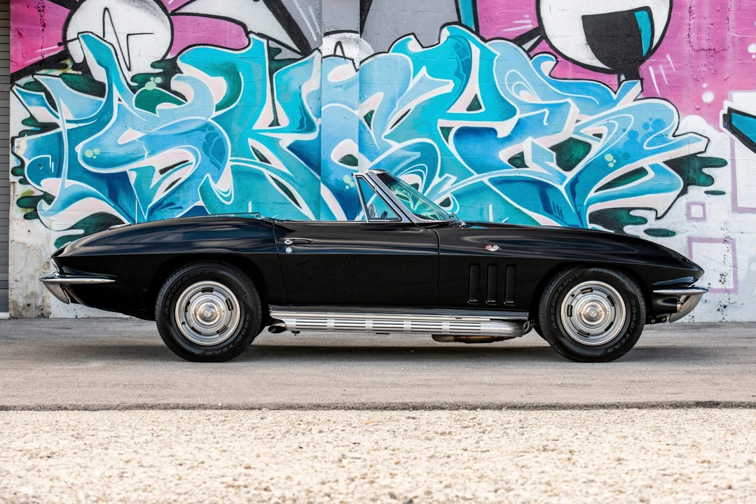 1965 Chevrolet Corvette C2 - Image 4 of 31
