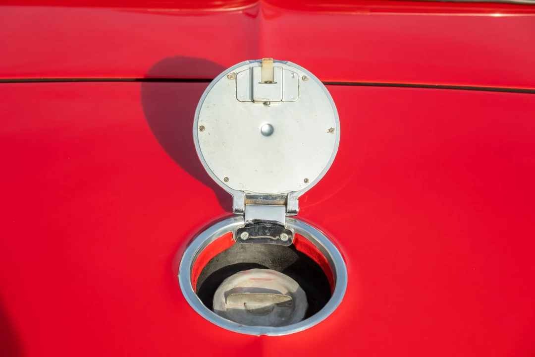 1965 Chevrolet Corvette C2 - Image 23 of 31
